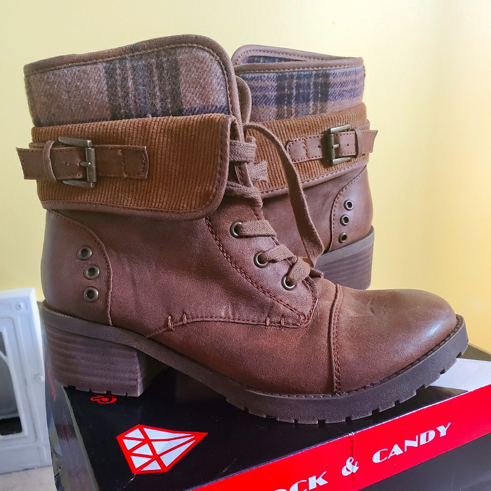 Boots size 7.5